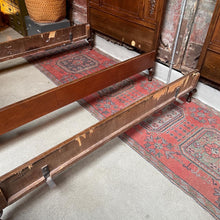 Load image into Gallery viewer, Ornate Antique Twin Frame Set (2)