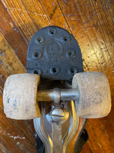 Load image into Gallery viewer, Delavan Skate Set (4)