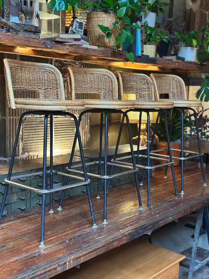 Wicker Barstool Set (4)