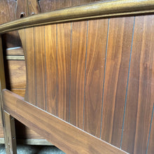 Load image into Gallery viewer, Mid-Century Bedroom Set by Lane (4)
