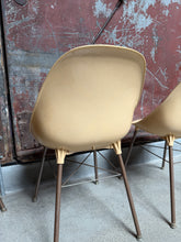 Load image into Gallery viewer, Shamrock Plastics Shell Chair Set (4)
