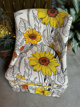 Load image into Gallery viewer, Graphic Floral Accent Chair
