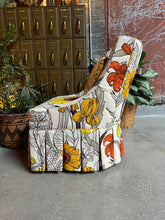 Load image into Gallery viewer, Graphic Floral Accent Chair
