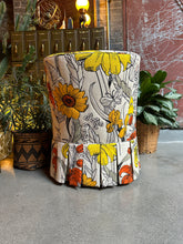 Load image into Gallery viewer, Graphic Floral Accent Chair
