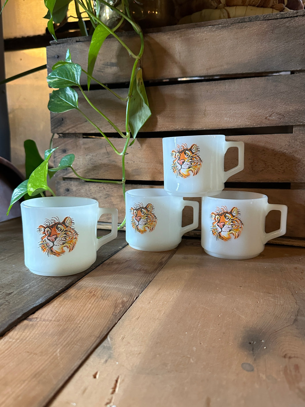 Tony the Tiger Milk Glass Set (4)