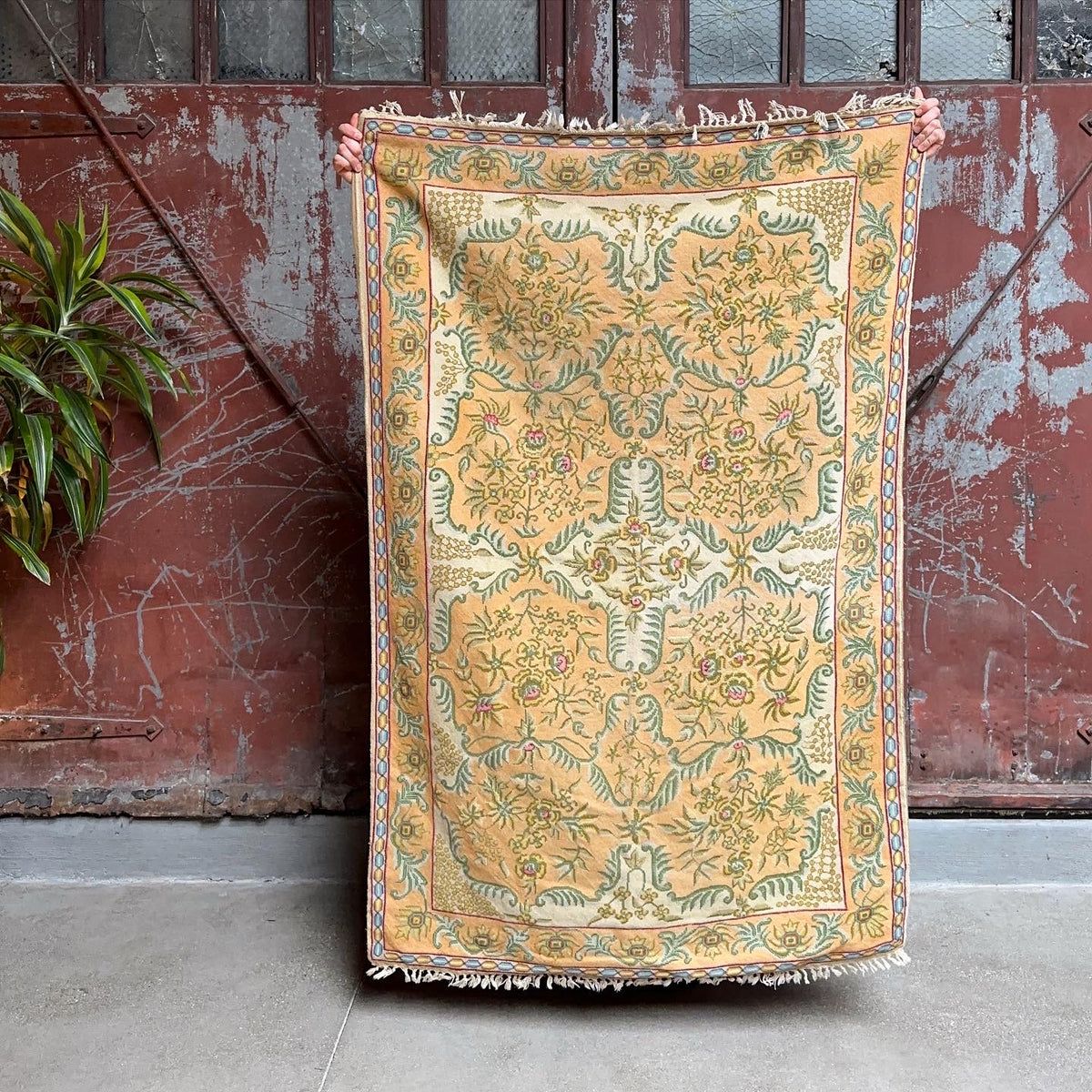 Victorian Woven Tapestry Rug – Dandy