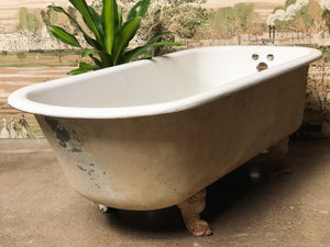 Antique Porcelain-Enameled Cast Iron Clawfoot Tub