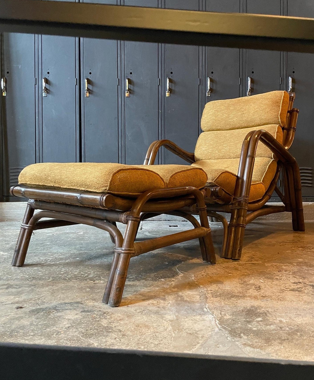 Rattan Lounger w/ Ottoman