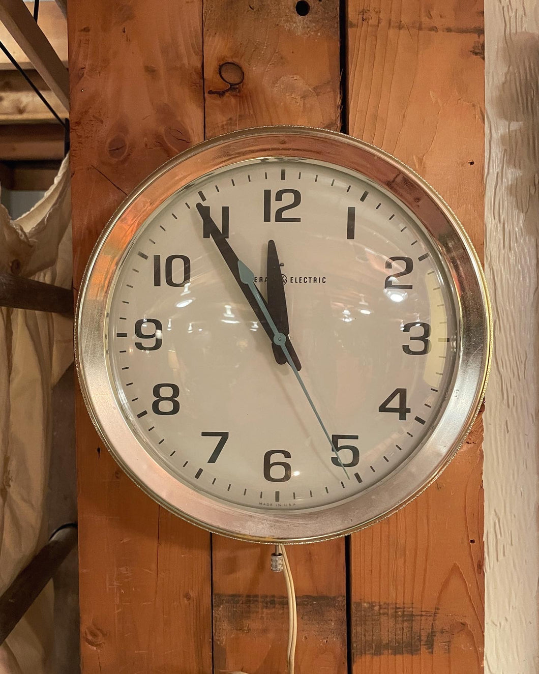 General Electric Plug-in Wall Clock