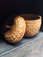 Load image into Gallery viewer, Acorn Basket
