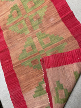 Load image into Gallery viewer, Geometric Clover Kilim Area Rug / Table Runner
