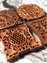 Load image into Gallery viewer, Wooden Trivets Set (4)
