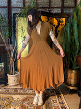 Load image into Gallery viewer, Designer Gema Sach Dress
