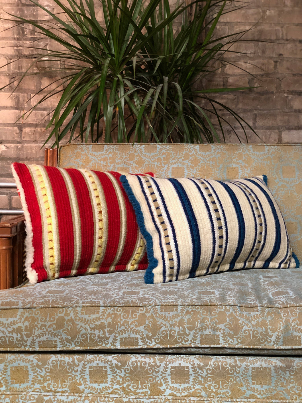 Striped Pillow Set (2)