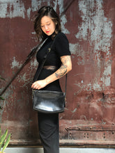Load image into Gallery viewer, Black Leather Vintage Coach Bag
