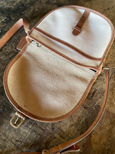 Load image into Gallery viewer, Leather COACH bag
